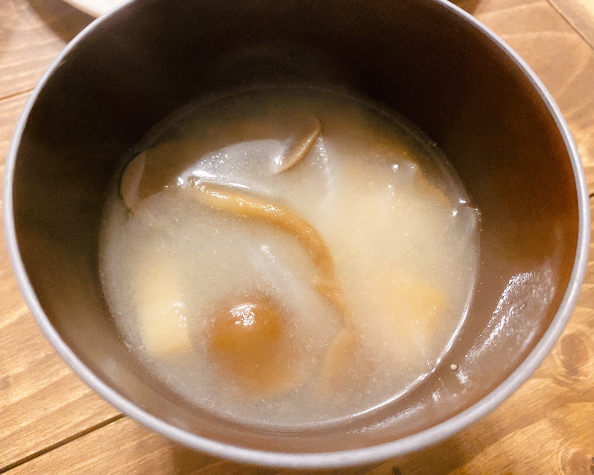ꕤ. 油揚げとなめこの味噌汁. ꕤ