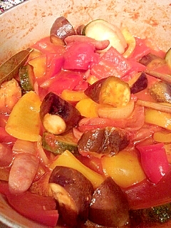 [ストウブ公式]夏野菜たっぷりぐるぐるラタトゥイユ