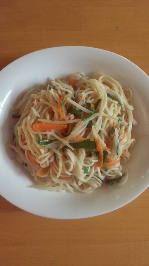 炒り卵とスパムのそうめんチャンプルー