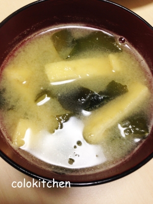 油揚げとわかめの味噌汁 レシピ 作り方 By Colokitchen 楽天レシピ