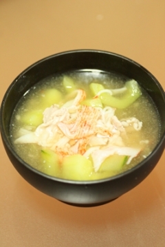 おバケきゅうりのおつゆ