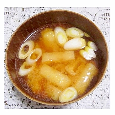 長ネギと油揚げの味噌汁（鰹だし）