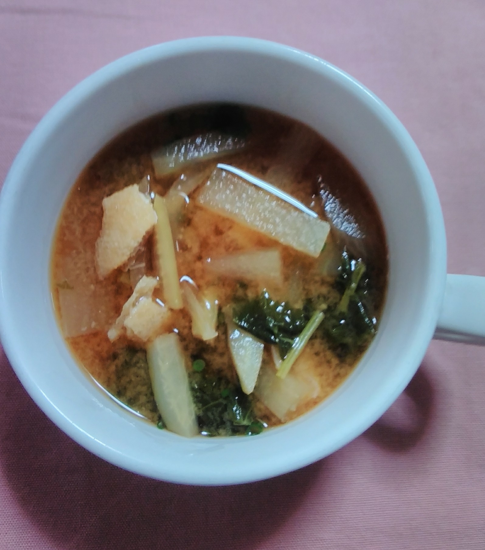 茄子と大根となめこの味噌汁