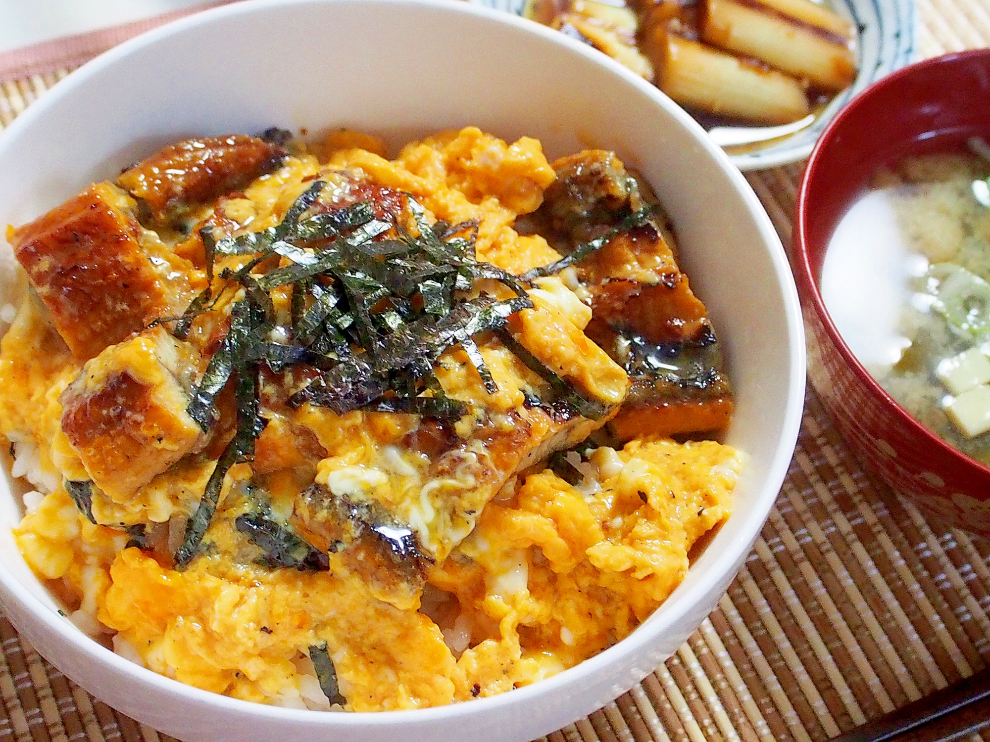うな玉丼