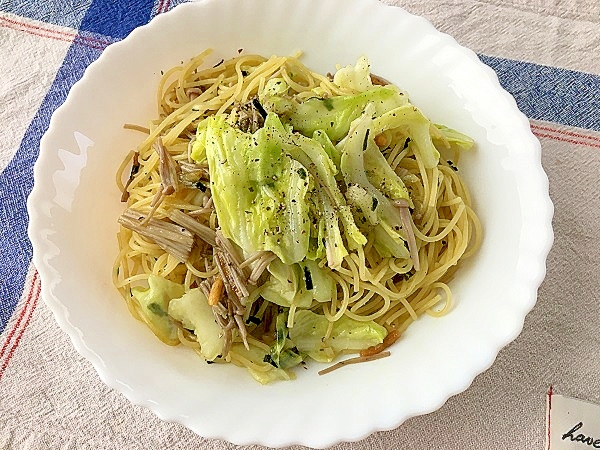 キャベツとにんにくのお茶漬けパスタ