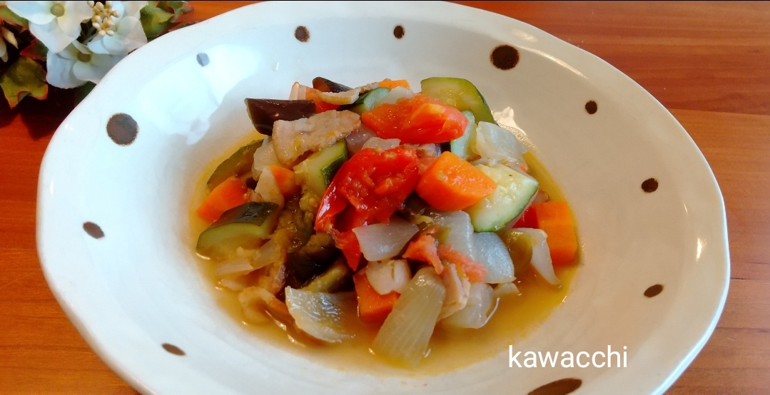 【さば缶で簡単に！】ズッキーニのトマト煮