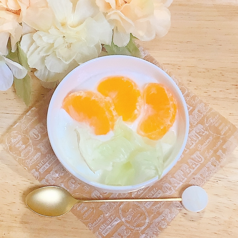今日のヨーグルト♡みかん&黒豆 柚子ジャム添えて
