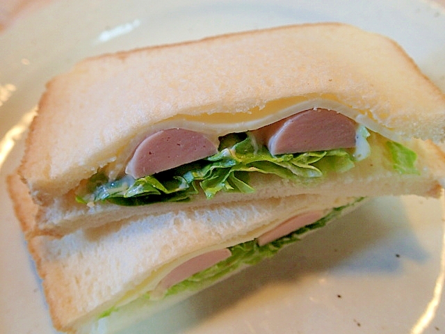 レタスとニンニク風味マヨネーズの✿コロッケサンド❤