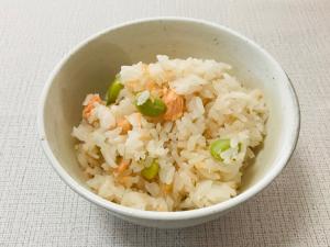 炊飯器1つで 鮭と枝豆の混ぜご飯 レシピ 作り方 By Okasuzu 楽天レシピ