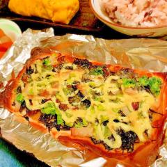 ひじき煮と葱ベーコンの春巻き皮ピザ