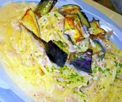 ツナと揚げ茄子のミルククリームソースパスタ