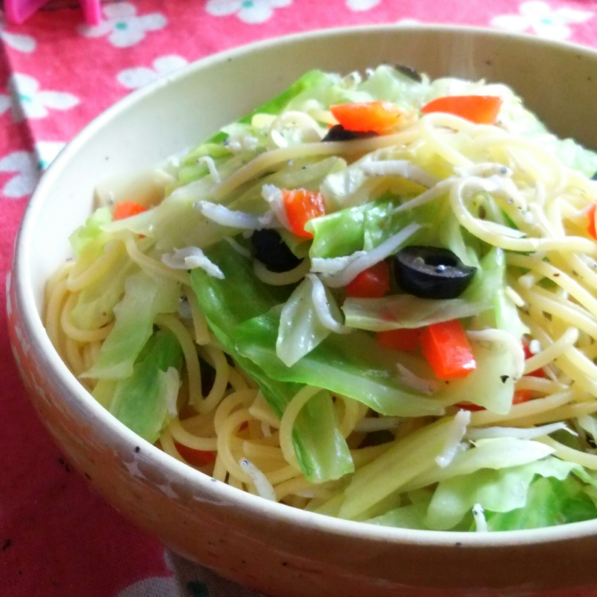 3. 釜揚げしらすとキャベツのパスタ