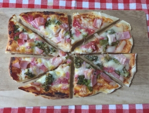 2種類のハムと玉ねぎブロッコリーのピザ レシピ 作り方 By とも 楽天レシピ