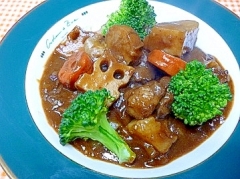 根菜ゴロゴロ　ビーフシチュー