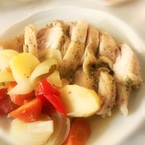 8インチダッチオーブン 鉄鍋 で鶏肉の野菜蒸し レシピ 作り方 By ゆみたん0 0 楽天レシピ
