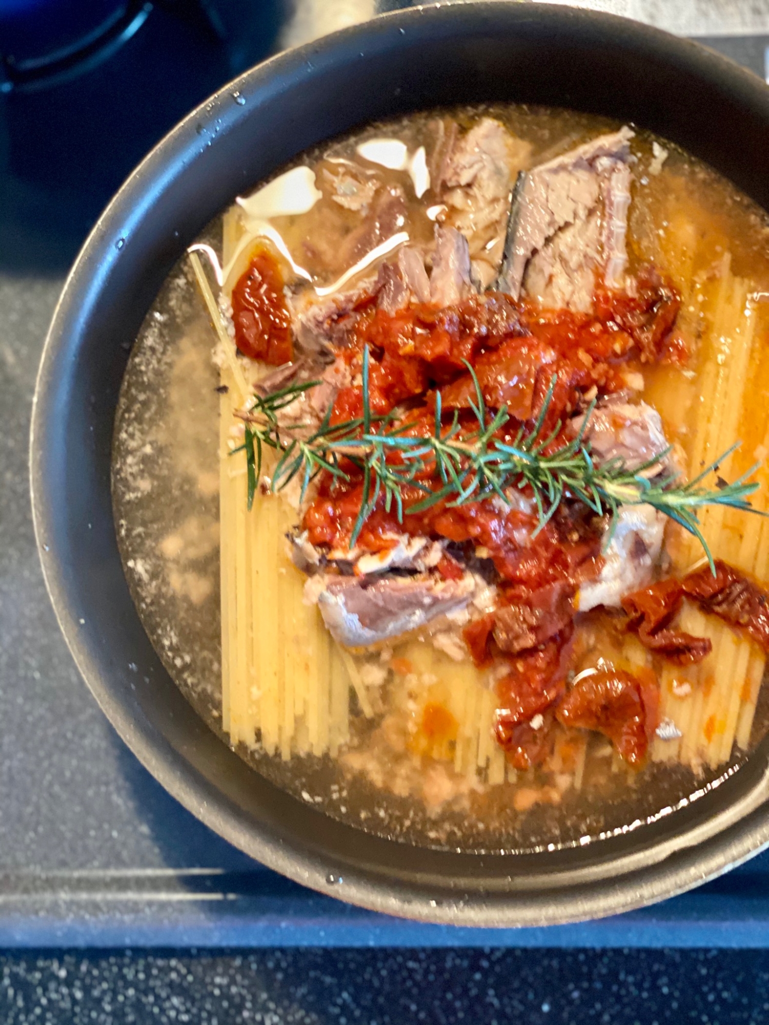 初めてでも10分！お湯をわかさない絶品サバ缶パスタ