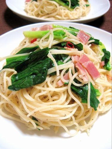 行者ニンニクとベーコンのパスタ