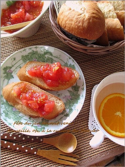サクサクに焼いてます☆トマトと玉ねぎのブルスケッタ