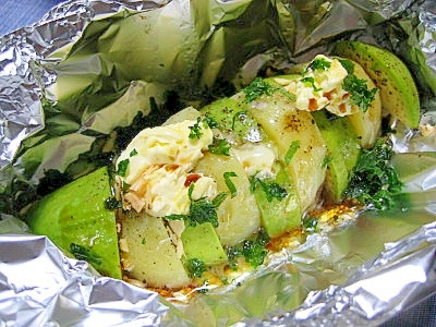 これはやみつき！アボカドとポテトのホイル焼き