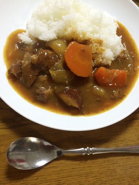 4. 牛すじカレー