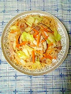 ☆野菜たっぷり焼きビーフン☆