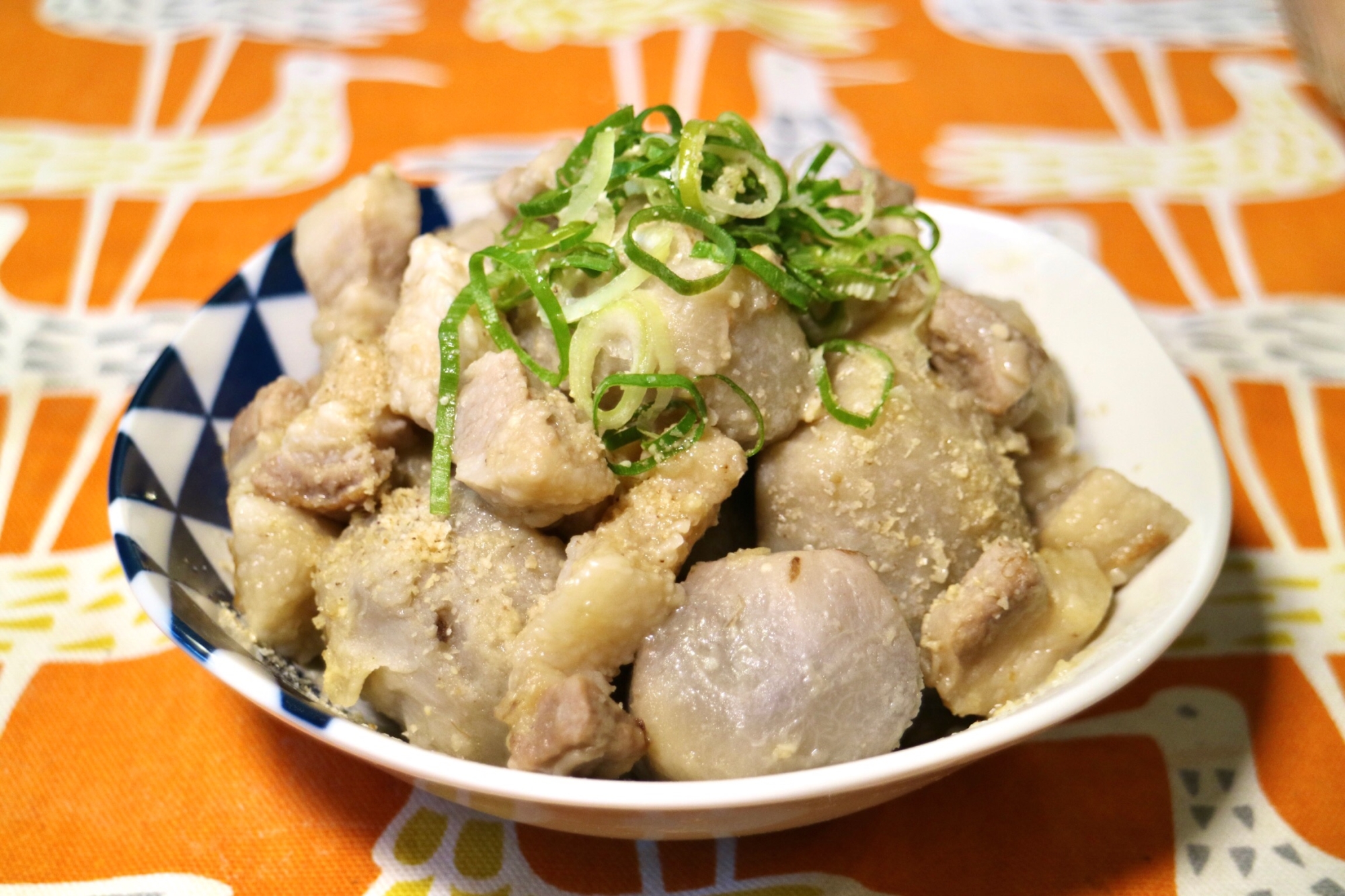 豚バラ肉と里芋のごまみそ煮