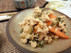 ゴーヤと鶏挽肉の炒め煮