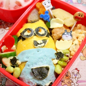 キャラ弁 ミニオンキャラの たまごおにぎり弁当 レシピ 作り方 By ラムちゃん1224 楽天レシピ