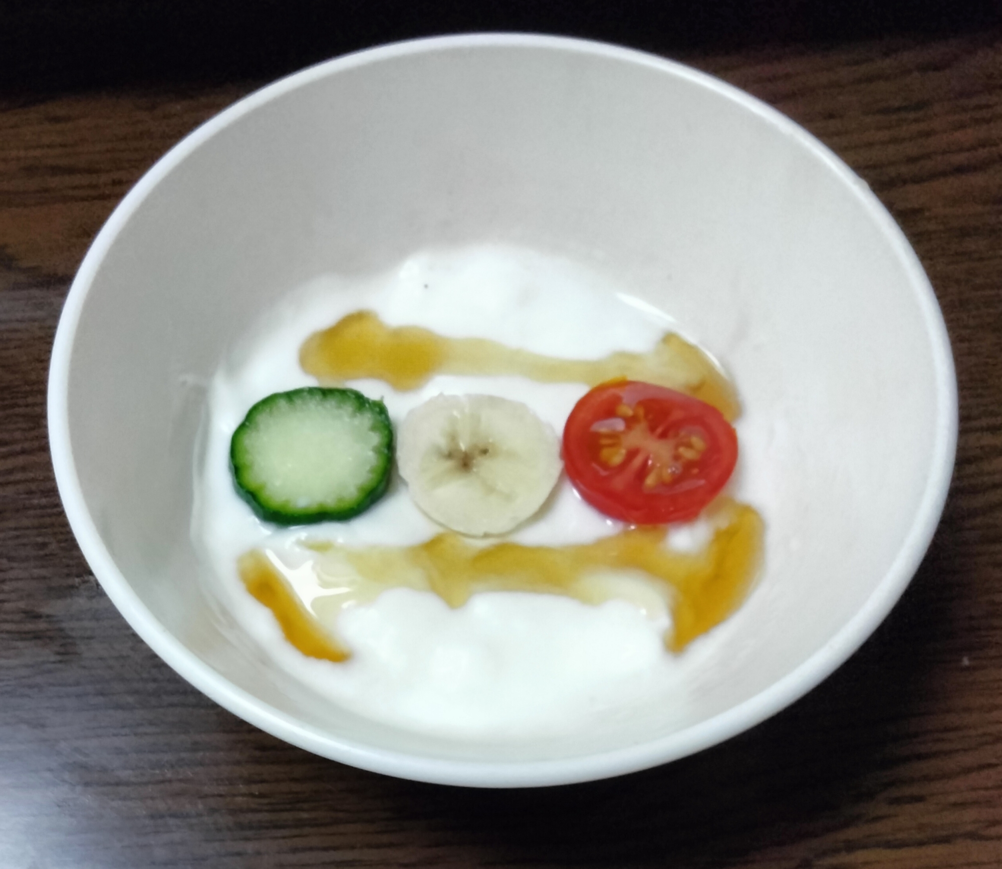 今日のヨーグルト♡信号カラー 胡瓜バナナトマト