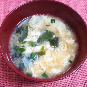 わかめと卵の味噌汁 レシピ 作り方 By ピッ君0129 楽天レシピ