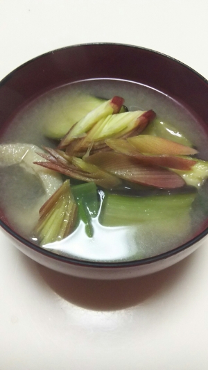 茄子と揚げ長葱ミョウガの麦味噌汁 レシピ 作り方 By イク9110 楽天レシピ