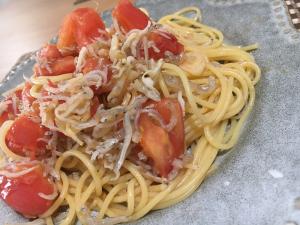 トマトとしらすのペペロンチーノ レシピ 作り方 By あや512 楽天レシピ