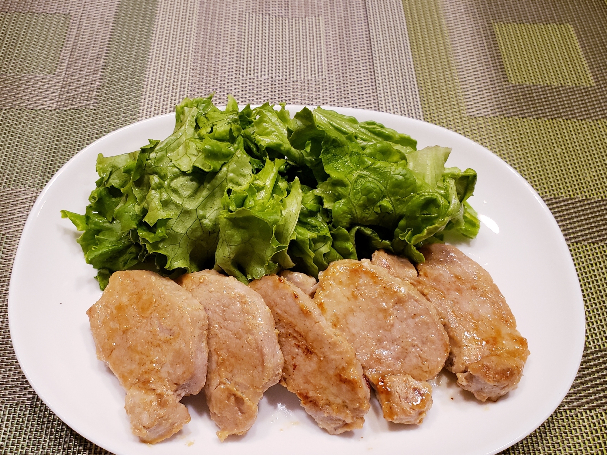 ヨーグルトとHMで超簡単濃厚チーズケーキ