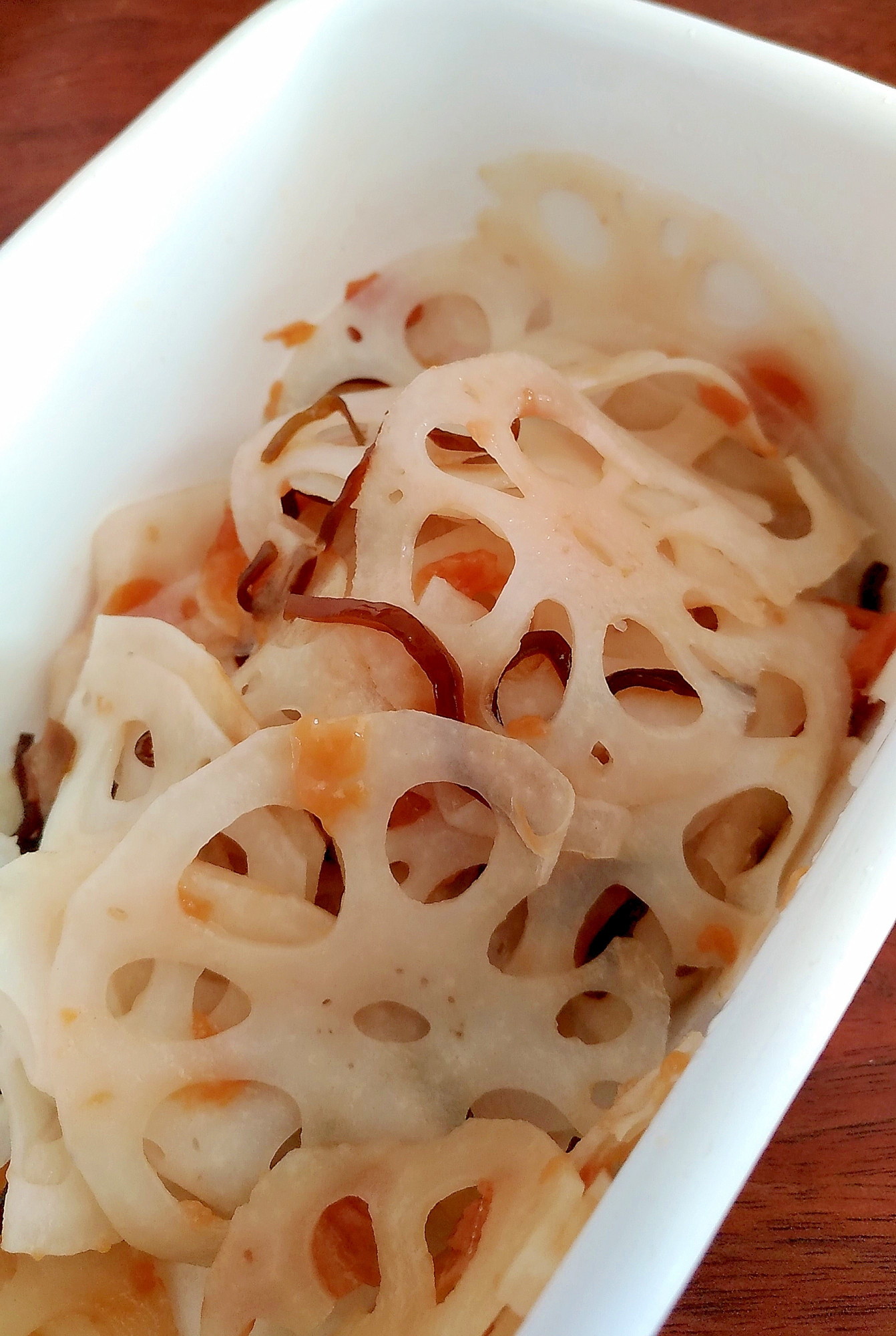 作り置きに☆塩昆布入りレンコンの梅和え