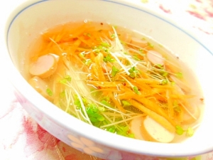 人参とスプラウトとウィンナーの玉葱スープ レシピ 作り方 By 小太郎１２１２ 楽天レシピ