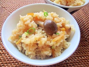 簡単 鶏肉としめじの炊き込みご飯 レシピ 作り方 By はぁぽじ 楽天レシピ