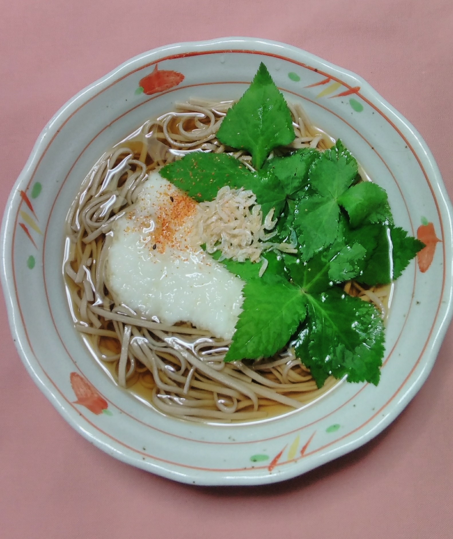 三ツ葉と長芋と干しえびの温蕎麦