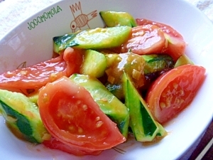 夏野菜 簡単 きゅうりとトマトのサッと炒め レシピ 作り方 By 9 10 楽天レシピ