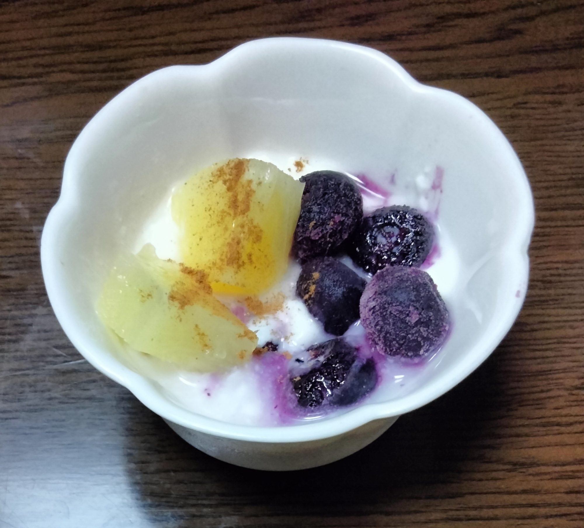 今日のヨーグルト♡ブルーベリー&パイン