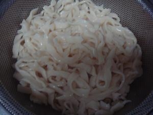 手打ちうどん 簡単に本格的 小麦粉 水 塩のみ レシピ 作り方 By