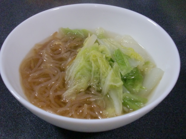 3．白菜としらたきのスープ
