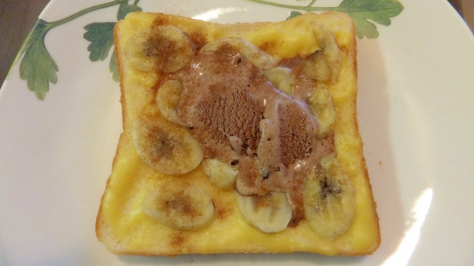 トーストでできるチョコバナナカスタード