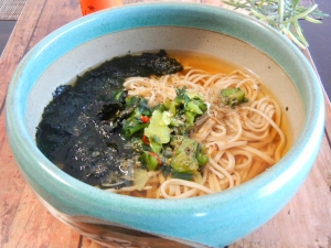 野沢菜と海苔とかつお節の冬のあったか蕎麦 レシピ 作り方 By Kon9093 楽天レシピ