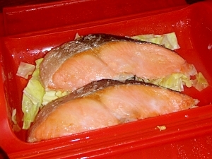 シリコンスチーマーで 鮭のにんにく蒸し レシピ 作り方 By めい 楽天レシピ