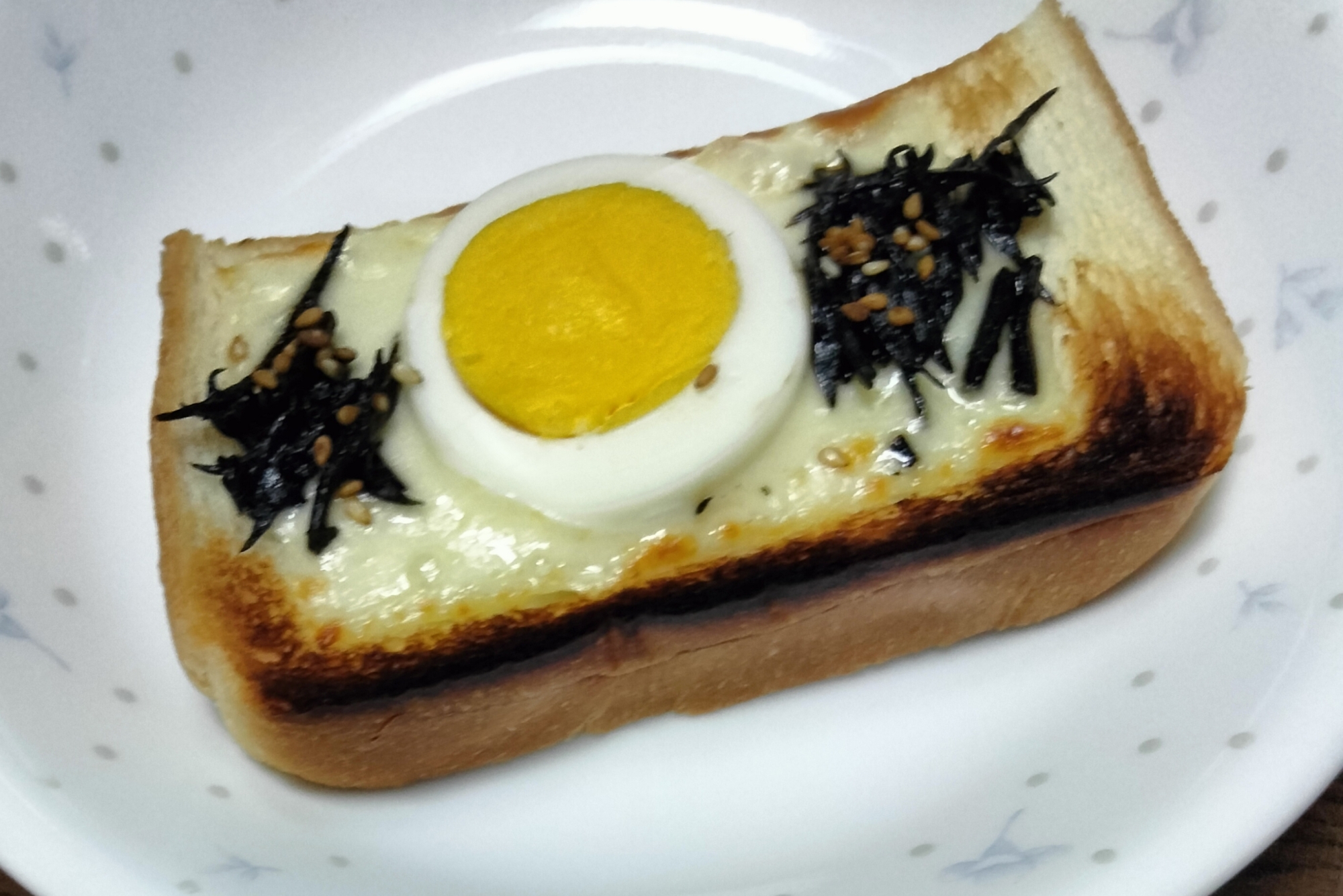 チーズトーストアレンジ ゆで卵&佃煮