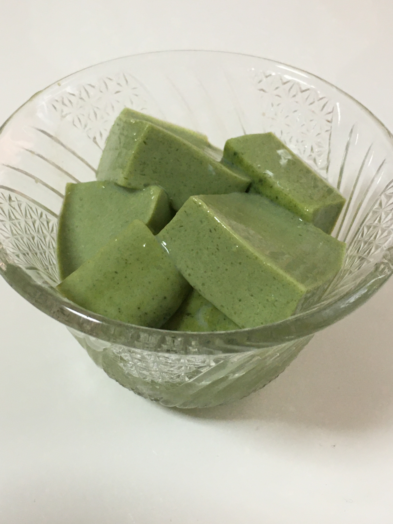 ぷるぷる！抹茶ミルク寒天