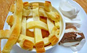 壺焼きアップルパイのアイス 生クリーム添え レシピ 作り方 By デラみーやん 楽天レシピ