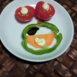 見た目をカワイクしようと工夫した野菜サラダ