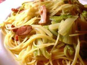 9. 白菜とベーコンの和風パスタ