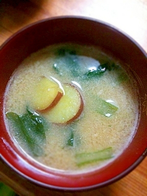 さつまいもと小松菜の味噌汁 レシピ 作り方 By Alohamix 楽天レシピ